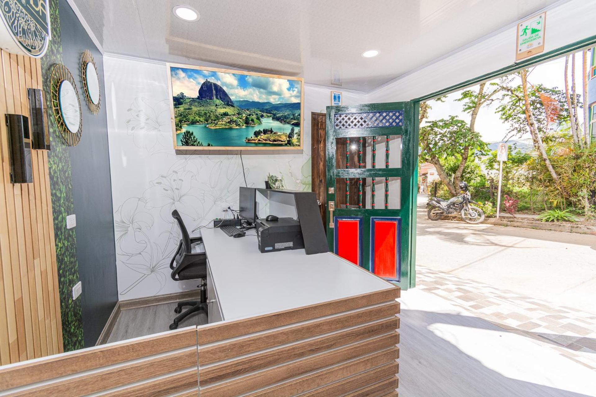 Nomada Hotel Guatapé Екстериор снимка